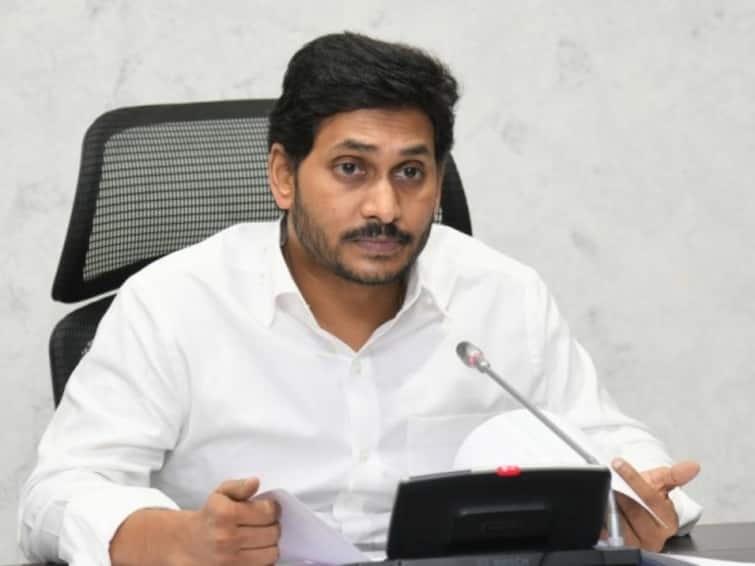 Andhra Pradesh CM Jagan ready for foreign tour  with CBI Court Permission dnn కోర్టు అనుమతితో విదేశీ పర్యటనకు సీఎం జగన్ రెడీ- నేతలకు టాస్క్‌లు ఇవ్వకపోవడంపై చర్చ