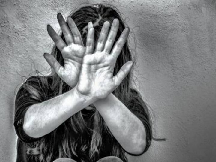 Minor Girl With Injuries on Private Parts Rescued After Being Locked in Bathroom for 5 Days nagpur mumbai Crime: 10 வயது சிறுமி.. 5 நாட்கள் பாத்ரூமில் அடைபட்ட கிடந்த அவலம்.. நாக்பூரில் நடந்தது என்ன?