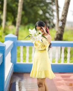 Ananya Nagalla: మినీ డ్రెస్ లో మెస్మరైజ్- క్యూట్ స్మైల్ తో కట్టిపడేస్తున్న అనన్య