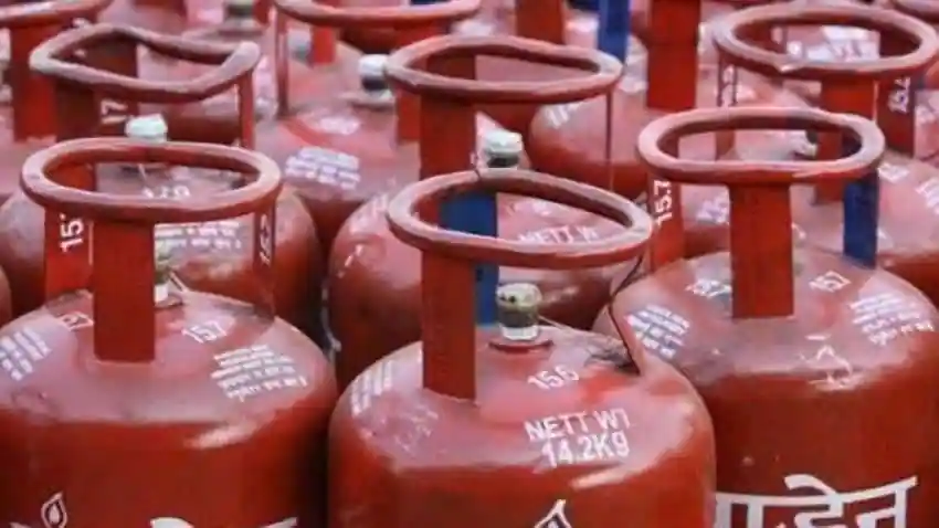 LPG Cylinder Price Hike: बजेटपूर्वीच महागाईचा भडका; एलपीजी महागला, नवे दर काय?