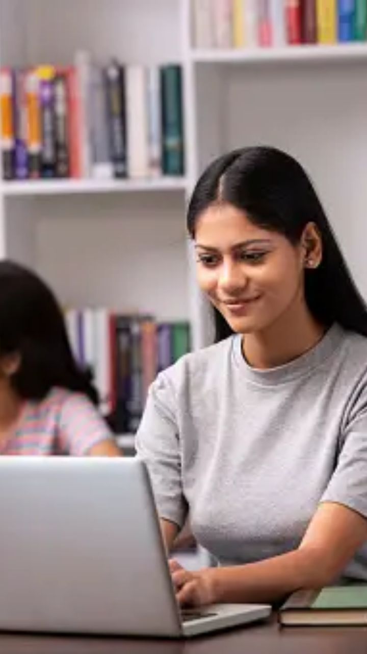 கணினித்துறையில் இருப்பவர்கள் அதிக அளவு கண் சம்பந்தமான பிரச்சினைகளுக்கு ஆளாகிறார்கள்