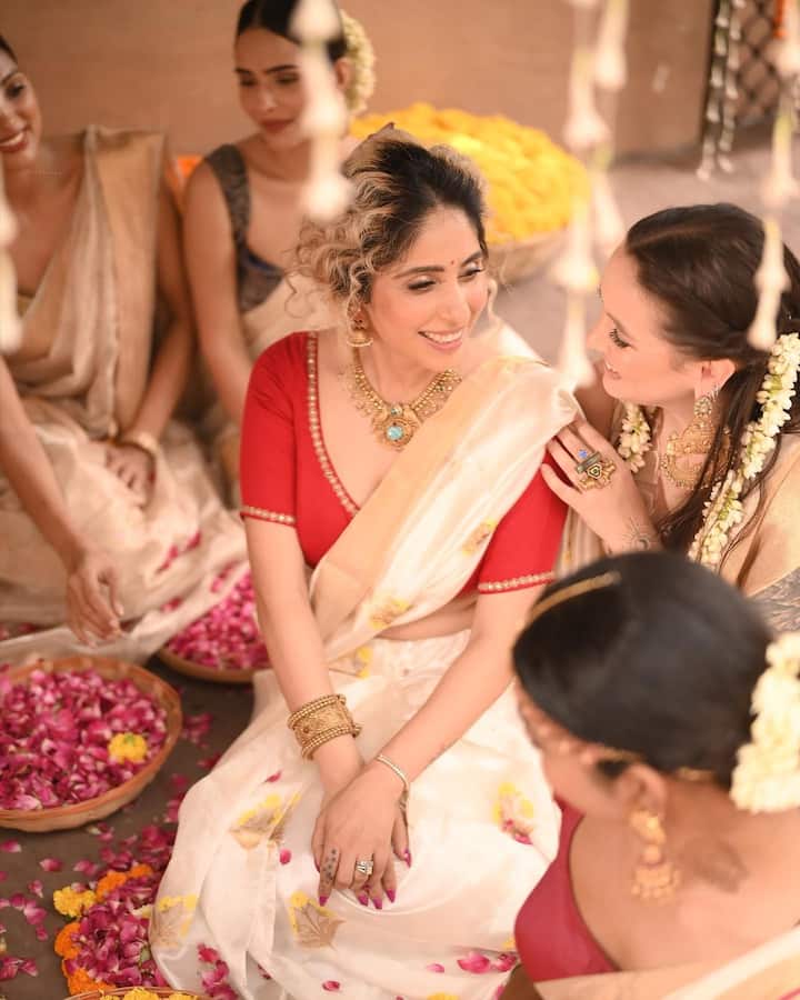નેહા ભસીન દરેક લૂકમાં ખૂબ જ સુંદર લાગે છે.