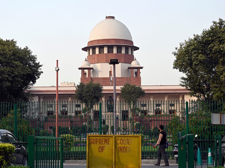 Supreme Court Collegium recommends elevation of three High Court Chief Justices to the Supreme Court detail marathi latest news Supreme Court Collegium: सर्वोच्च न्यायालयाला आणखी 3 नवे न्यायाधीश मिळणार, 'या' हायकोर्टाच्या मुख्य न्यायमूर्तींची कॉलेजियमने केली शिफारस