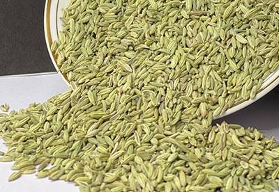 Anti-Inflammatory Properties : ਸੌਂਫ ਵਿੱਚ Anti-Inflammatory ਗੁਣ ਹੁੰਦੇ ਹਨ, ਜੋ ਸੋਜ ਅਤੇ ਜਲਣ ਨੂੰ ਘੱਟ ਕਰ ਸਕਦੇ ਹਨ। ਇਹ ਸਰੀਰ ਵਿੱਚ ਸੋਜ ਵਰਗੀਆਂ ਸਥਿਤੀਆਂ ਨੂੰ ਨਿਯੰਤਰਿਤ ਕਰਨ ਵਿੱਚ ਮਦਦ ਕਰ ਸਕਦਾ ਹੈ, ਜੋ ਕੈਂਸਰ ਦੇ ਜੋਖਮ ਨੂੰ ਵਧਾ ਸਕਦਾ ਹੈ।