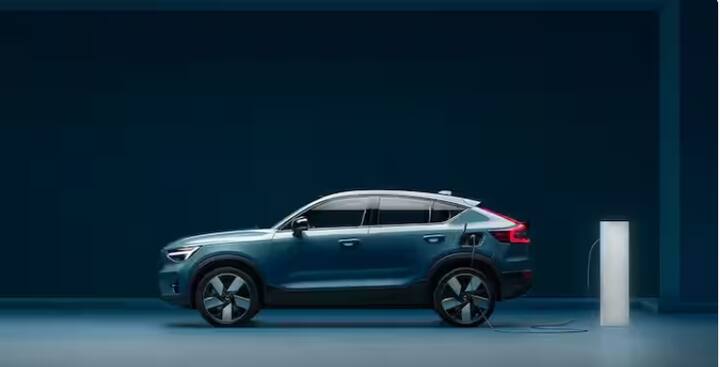 ਤੀਜੇ ਨੰਬਰ 'ਤੇ Volvo C40 ਰੀਚਾਰਜ ਹੈ, ਜੋ 18 ਸਤੰਬਰ ਨੂੰ ਲਾਂਚ ਹੋਵੇਗਾ। ਇਸ ਦੀ ਕੀਮਤ ਵੀ 60 ਲੱਖ ਰੁਪਏ ਦੇ ਕਰੀਬ ਦੇਖੀ ਜਾ ਸਕਦੀ ਹੈ।