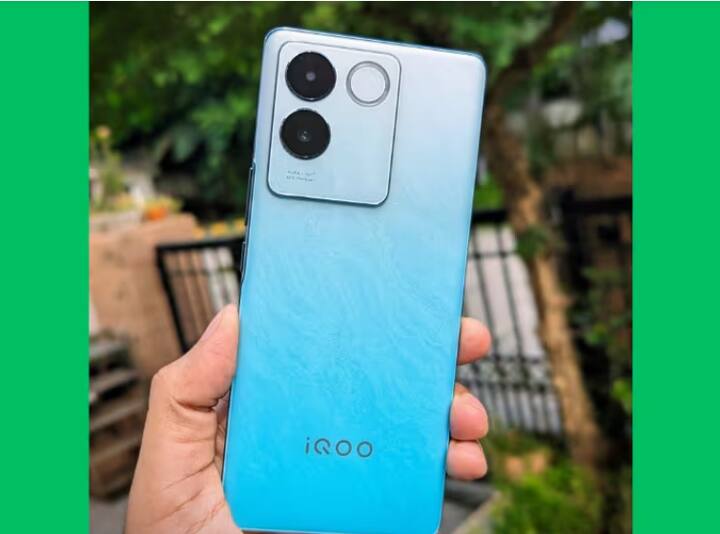 iQOO Z7 Pro: ਜੇਕਰ ਤੁਸੀਂ ਲਗਭਗ 30,000 ਰੁਪਏ ਦਾ ਫੋਨ ਲੱਭ ਰਹੇ ਹੋ, ਤਾਂ ਹਾਲ ਹੀ ਵਿੱਚ IQ ਨੇ iQOO Z7 Pro 5G ਫੋਨ ਲਾਂਚ ਕੀਤਾ ਹੈ। ਇਸ 'ਚ ਤੁਹਾਨੂੰ 66W ਫਾਸਟ ਚਾਰਜਿੰਗ, 64MP OIS ਕੈਮਰਾ ਅਤੇ MediaTek Dimensity 7200 ਪ੍ਰੋਸੈਸਰ ਦੇ ਨਾਲ 4600 mAh ਬੈਟਰੀ ਦਾ ਸਪੋਰਟ ਮਿਲਦਾ ਹੈ। ਫੋਨ ਦੀ ਕੀਮਤ 8/128GB ਲਈ 21,999 ਰੁਪਏ ਹੈ। ਕੰਪਨੀ ਫੋਨ 'ਤੇ 2000 ਰੁਪਏ ਦਾ ਡਿਸਕਾਊਂਟ ਦੇ ਰਹੀ ਹੈ। ਵੈਸੇ ਇਸ ਦੀ ਕੀਮਤ 23,999 ਰੁਪਏ ਹੈ।