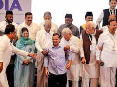 I.N.D.I.A Meeting: मुंबई में हुई विपक्षी गठबंधन इंडिया की बैठक, देखें नेताओं की कुछ दिलचस्प तस्वीरें