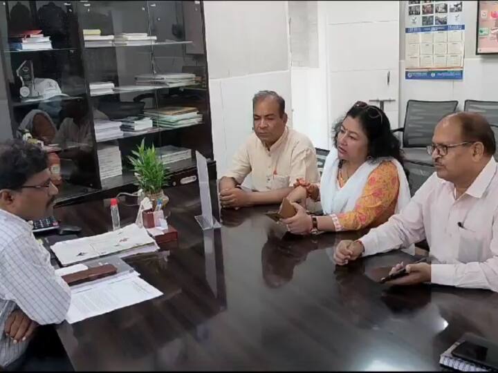 Bageshwar Bypoll 2023: 'बागेश्वर उपचुनाव में फाड़े जा रहे हैं विपक्ष के बैनर-पोस्टर', कांग्रेस का आरोप, EC से की शिकायत Bageshwar Bypoll 2023 Congress Complaint To Election Commission For torn Opposition banner and poster ANN Bageshwar Bypoll 2023: 'बागेश्वर उपचुनाव में फाड़े जा रहे हैं विपक्ष के बैनर-पोस्टर', कांग्रेस का आरोप, EC से की शिकायत