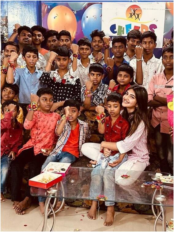 చిన్నారులతో శ్రీలీలా రక్షా బంధన్ వేడుకలు - వీడియో వైరల్!