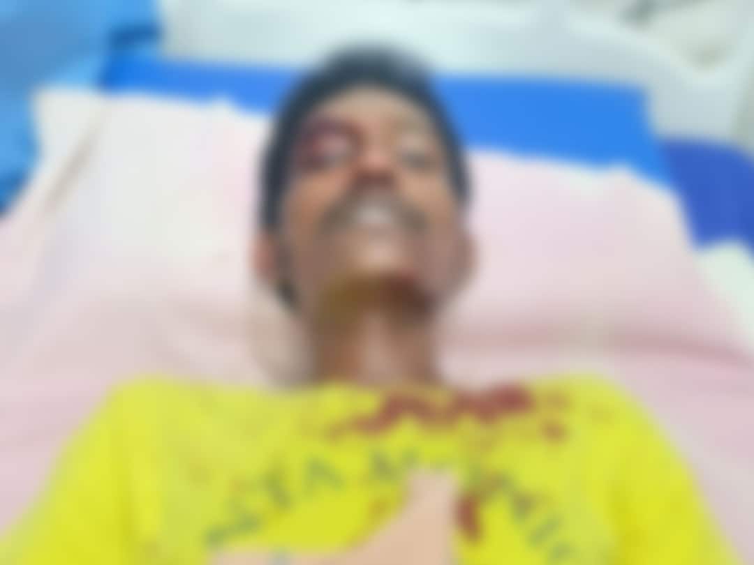 Attack On Girlfriend: కూకట్ పల్లిలో దారుణం, ప్రియురాలిపై కత్తితో దాడి! ఆపై ఆత్మహత్యాయత్నం Youth tries to Suicide after Attacked On Girlfriend In Kukatpally Attack On Girlfriend: కూకట్ పల్లిలో దారుణం, ప్రియురాలిపై కత్తితో దాడి! ఆపై ఆత్మహత్యాయత్నం