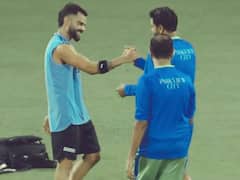 भारत-पाक मैच से पहले हारिस रऊफ से मिले विराट कोहली, सामने आया वीडियो