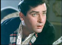 Throwback Bollywood: लगातार दी थी 25 फिल्में फ्लॉप, फिर भी कपूर फैमिली के इस एक्टर को मिला था सुपरस्टार का टैग