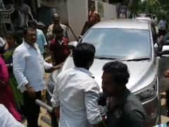 మంత్రి విశ్వరూప్ తనయుడికి చేదు అనుభవం - తండ్రి అక్రమ కేసులు పెట్టించారని ప్రజల ఆగ్రహం