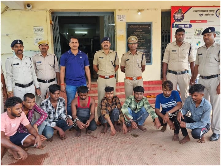 Raipur two girls have been dragged and gangraped by group of men 10 arrested ann Raipur Crime: युवक की गर्दन पर चाकू रखकर बहन और मंगेतर से गैंगरेप, राखी बंधवा कर लौट रहे थे घर