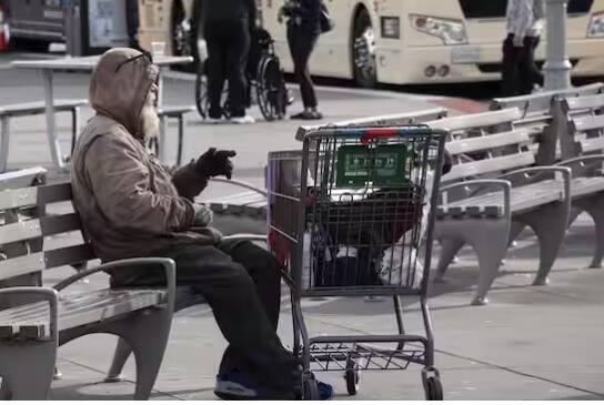 ਅਮਰੀਕਾ ਵਿੱਚ ਪਿਛਲੇ ਕੁਝ ਸਾਲਾਂ ਵਿੱਚ ਬੇਰੁਜ਼ਗਾਰੀ ਦੀ ਦਰ ਵਿੱਚ ਵਾਧਾ ਹੋਇਆ ਹੈ ਅਤੇ ਲੱਖਾਂ ਲੋਕ ਬੇਰੁਜ਼ਗਾਰ ਹੋ ਗਏ ਹਨ।