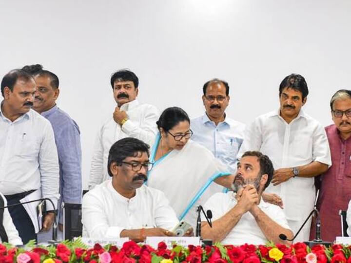 Lok Sabha Elections 2024: 14 सीटें 7 पार्टियां, झारखंड में I.N.D.I.A गठबंधन के बीच सीटों का बंटवारा बनेगी चुनौती Lok Sabha Elections 2024 in India Jharkhand seat distribution between I.N.D.I.A alliance will be challenge Lok Sabha Elections 2024: 14 सीटें 7 पार्टियां, झारखंड में I.N.D.I.A गठबंधन के बीच सीटों का बंटवारा बनेगी चुनौती