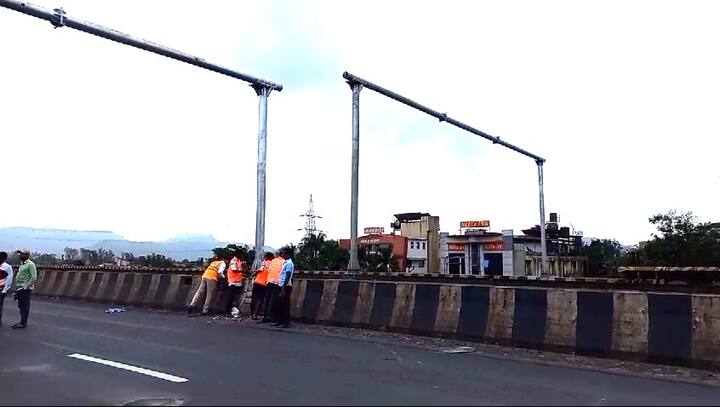 मुंबई-पुणे द्रुतगती मार्गावर आज पुन्हा एकदा ब्लॉक घेण्यात आला होता.
