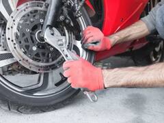 ऐसे करेंगे अपनी बाइक की केयर, तो बाइक भी निभाएगी 'सच्ची दोस्ती'