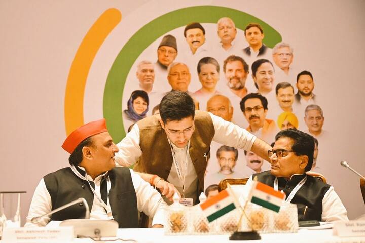 या बैठकीत इंडिया आघाडीचा संयोजक ठरण्याची शक्यता आहे.