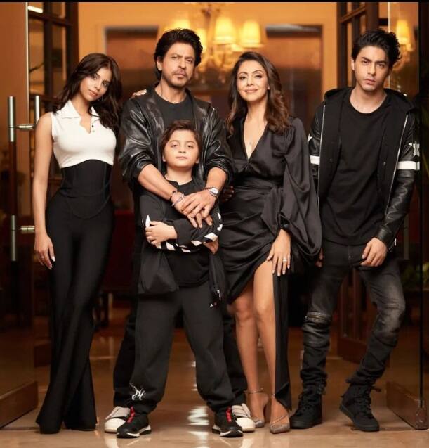 'मैं उनकी हर समस्या का समाधान करने की कोशिश करता हूं. पर गुस्सा तो तब आता है जब वे अपने गर्लफ्रेंड या बॉयफ्रेंड से जुड़ी प्रॉब्लम्स लाते हैं. मेरा मन करता है कि मैं कहूं, लात मारो उस पर्सन को.'