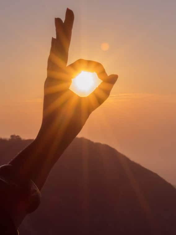 सूरज की किरणें पृथ्‍वी पर कितनी स्‍पीड से आती है, जानकर चकरा जाएगा दिमाग