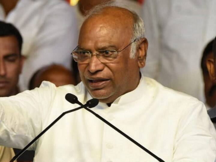 Opposition Parties Meeting Mumbai INDIA mallikarjun kharge Slams PM Modi BJP RSS Over parliament special session 'स्पेशल सेशन बिना किसी से बात...', मल्लिकार्जुन खरगे I.N.D.I.A की बैठक के बाद क्या बोले?