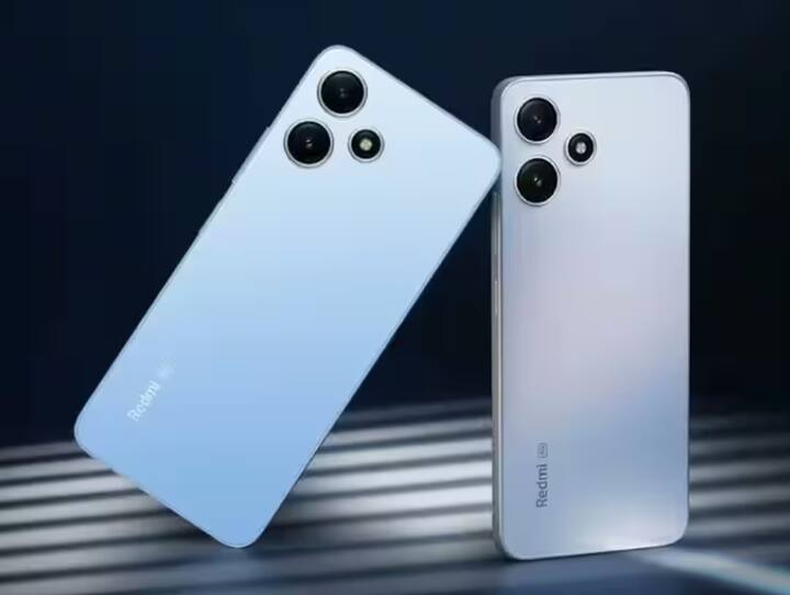 Redmi 12 5G: ਜੇ ਤੁਹਾਡਾ ਬਜਟ ਬਹੁਤ ਤੰਗ ਹੈ ਅਤੇ ਤੁਸੀਂ ਇੱਕ ਨਵਾਂ 5G ਫੋਨ ਚਾਹੁੰਦੇ ਹੋ, ਤਾਂ ਅਗਸਤ ਦੇ ਮਹੀਨੇ ਵਿੱਚ, Xiaomi ਨੇ Redmi 12 5G ਸਮਾਰਟਫੋਨ ਲਾਂਚ ਕੀਤਾ ਹੈ। ਇਸ 'ਚ ਤੁਹਾਨੂੰ 5000 mAh ਦੀ ਬੈਟਰੀ, 50MP ਕੈਮਰਾ ਅਤੇ ਸਨੈਪਡ੍ਰੈਗਨ 4 Gen 1 ਚਿਪਸੈੱਟ ਦਾ ਸਪੋਰਟ ਮਿਲਦਾ ਹੈ। ਫੋਨ ਦੀ ਕੀਮਤ 11,999 ਰੁਪਏ ਤੋਂ ਸ਼ੁਰੂ ਹੁੰਦੀ ਹੈ।