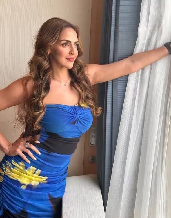 ઈશાએ આગળ કહ્યું- હું મારા પિતા સાથે એ વાત સાથે પણ સહમત છું કે ઇન્ડસ્ટ્રી દ્વારા તેમને સ્વીકારવામાં ન આવતા અમારા પરિવારને કોઈ અસર થઈ નથી.