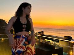 Ruhani Sharma Photos: హాలిడే మూడ్‌లో రుహానీ!