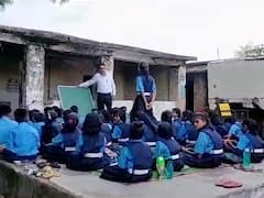 गोंदियात जीर्ण इमारतीमुळे भर उन्हात विद्यार्थी घेत आहेत शिक्षणाचे धडे