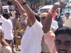 प्रतापगढ़ की घटना को लेकर फूटा गुस्सा, सीएम गहलोत को गुस्साए बीजेपी कार्यकर्ताओं ने दिखाए काले झंडे