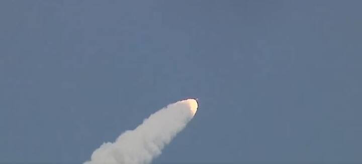 அந்த வரிசையில் தற்போது இந்தியாவும் இணைந்துள்ளது. அதோடு, நிலவு மற்றும் செவ்வாய் கிரகத்தை தொடர்ந்து சூரியனையும் ஆய்வு செய்த நாடாக இந்தியா உருவெடுத்துள்ளது.