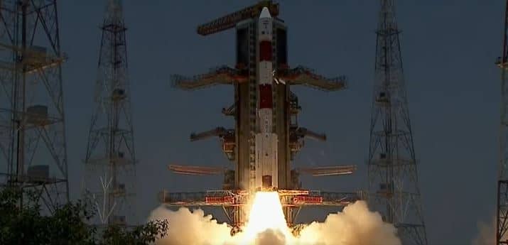 அங்கிருந்து சூரியன் தொடர்பான பல்வேறு ஆய்வுகளை ஆதித்யா எல்.1 விண்கலம் செய்ய உள்ளது. 1,485 கிலோ எடை கொண்ட  ஆதித்யா எல்1 விண்கலம் சூரியனின் வெப்பசூழல், கதிர்வீச்சு உள்ளிட்டவை குறித்து ஆய்வு மேற்கொள்ளும் என இஸ்ரோ தெரிவித்துள்ளது.