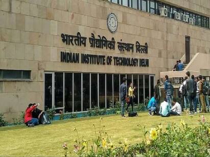 IIT-Delhi student dies by suicide, second case in two months Delhi IIT Suicide: டெல்லி ஐ.ஐ.டி. மாணவர் தற்கொலை..! விடுதி அறையில் தூக்கில் தொங்கிய சோகம்..! என்ன காரணம்?