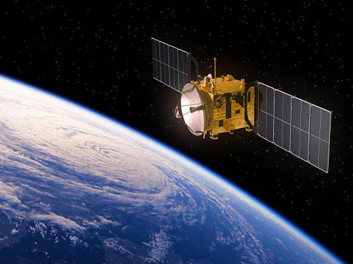 Aditya L1 or Chandrayaan3 know why all these satellites are plated with gold आदित्य एल-1 हो या चंद्रयान-3...जानिए इन सभी सैटेलाइट्स में क्यों मढ़ा होता है सोना