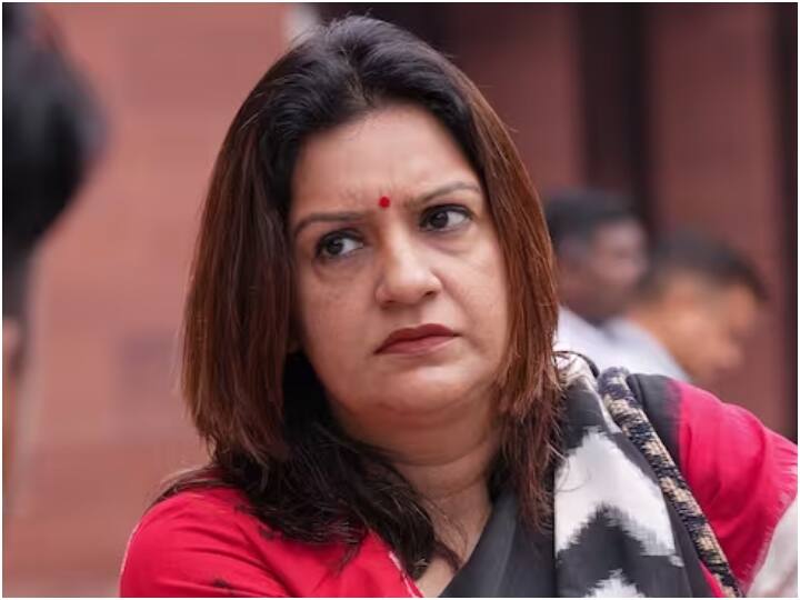 Jalna Maratha Protest: जालना के हिंसक आंदोलन पर बिफरीं प्रियंका चतुर्वेदी, कहा- 'इस्तीफा दें देवेंद्र फडणवीस' Maratha Reservation Protest Devendra Fadnavis should resign demands priyanka chaturvedi Jalna Maratha Protest: जालना के हिंसक आंदोलन पर बिफरीं प्रियंका चतुर्वेदी, कहा- 'इस्तीफा दें देवेंद्र फडणवीस'