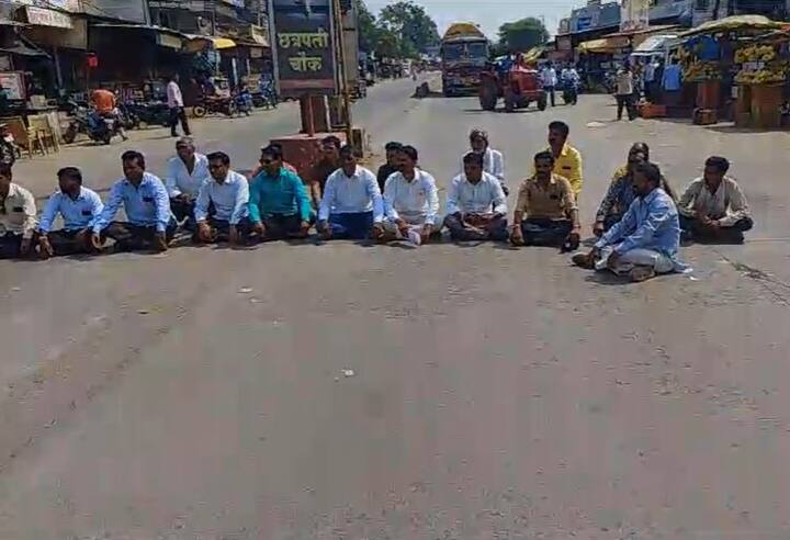 मराठा आंदोलकांवर झालेल्या लाठीचार्जनंतर या घटनेचे राज्यभर पडसाद उमटाले आहेत.