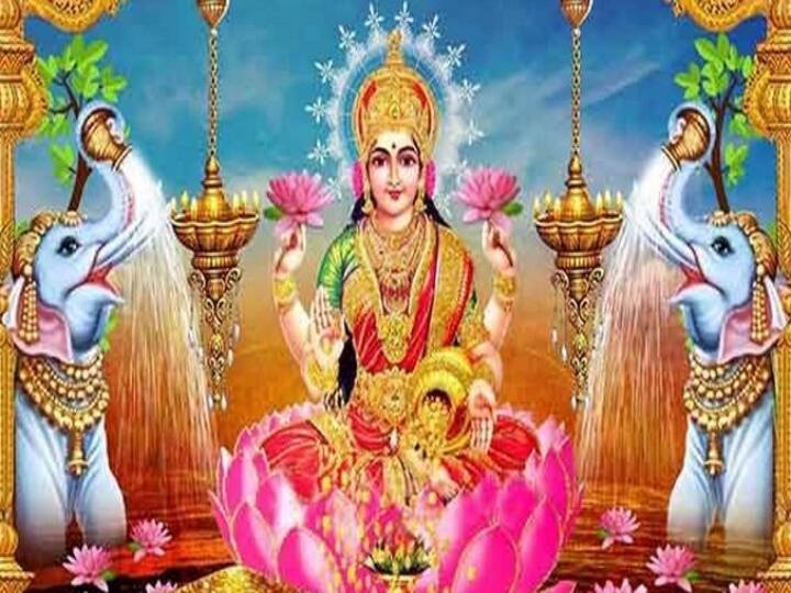 money income worship method how to do friday worship in mahalakshmi devi பணவரவு எப்போவும் இருக்கணுமா? வௌ்ளிக்கிழமை இதை பண்ணுங்க.. இதெல்லாம் நம்பிக்கைகள்..