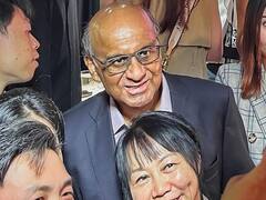 Singapore President: दो उम्मीदवारों को करारी शिकस्त देकर सिंगापुर के नए राष्ट्रपति बनें थर्मन शनमुगरत्नम, देखें तस्वीरें