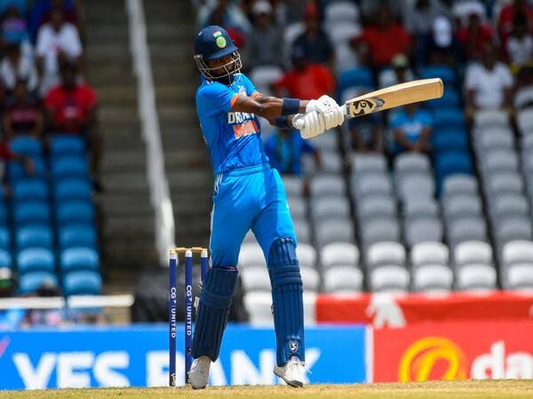 তালিকায় আছেন ডানহাতি অলরাউন্ডার হার্দিক পাণ্ড্য। তিনি ১২২ রান করেছেন।