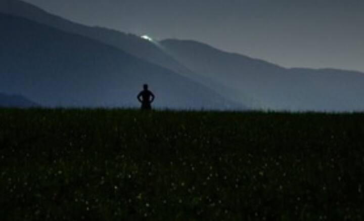 আজ থেকে প্রায় ৩ লক্ষ বছর আগে, আফ্রিকায় প্রথম মানুষের আবির্ভাব ঘটে বলে এর আগে বিভিন্ন গবেষণায় দাবি করা হয়। কিন্তু সেই সময়কার গুটি কয়েক জীবাশ্মই হাতে এসেছে বিজ্ঞানীদের। তাই বিবর্তন নিয়ে অনেক প্রশ্নের উত্তরই অধরা রয়ে গিয়েছে।