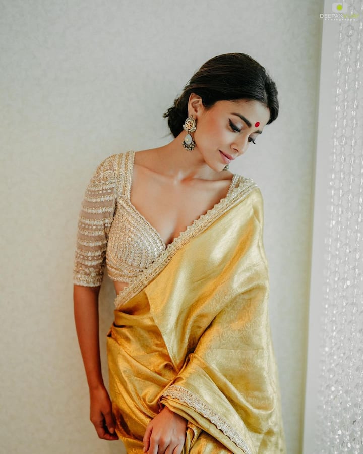 శ్రియ అందమైన ఫోటోలు. Photo Credit: Shriya Saran/instagram