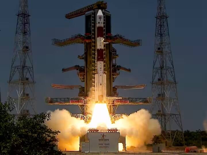 Aditya-L1 The spacecraft has travelled beyond a distance of 9.2 lakh kilometres from Earth Aditya-L1 Mission: ઈસરોએ ફરી રચ્યો ઈતિહાસ, સૌર મિશન આદિત્ય-L1ને લઈને સામે આવી મોટી જાણકારી
