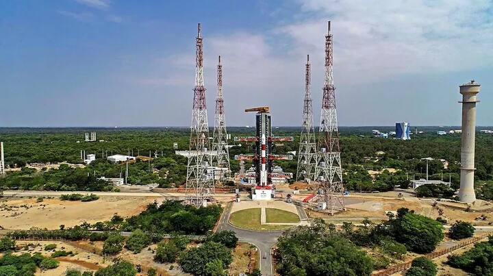 Aditya-L1 Mission :  भारत शनिवार 2 सप्टेंबर रोजी सूर्याच्या दिशेने झेप घेतली आहे.