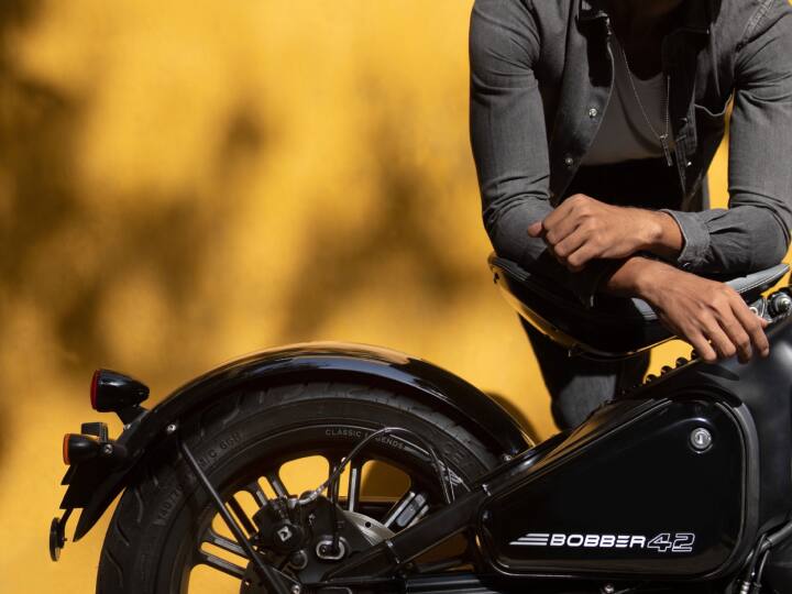 Jawa 42 bobber teaser release with alloy spoke wheel check the details here इस नई खूबी के साथ Jawa 42 Bobber का टीजर हुआ जारी, देखकर खरीदने को करेगा मन!