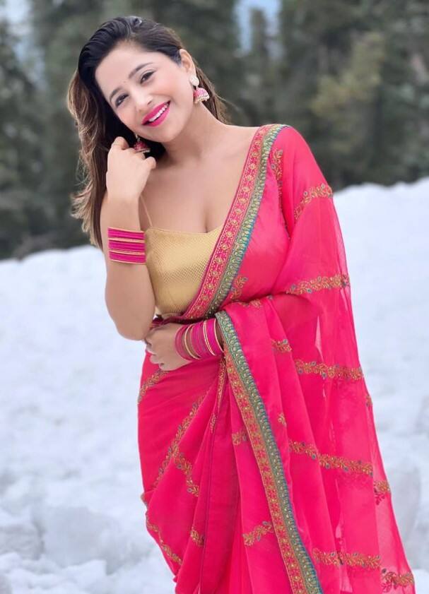 ઈન્સ્ટાગ્રામ પર એક્ટ્રેસ કેટ શર્માના સાડી લૂકે આગ લગાવી છે.