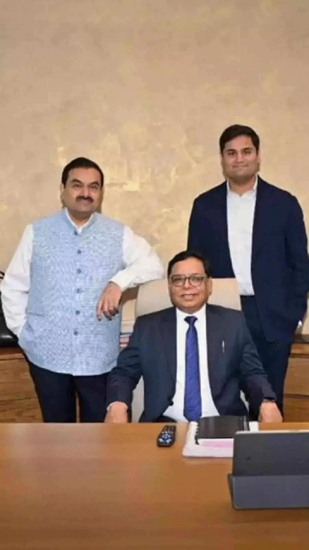 अडानी समूह को भारत के सबसे बड़े कॉरपोरेट घरानों में गिना जाता है