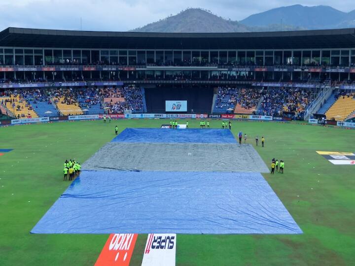 IND vs PAK Asia cup 2023 match stop due to rain fans are worried about rain and wicket fall india IND vs PAK: ஒருபக்கம் மழை.. இன்னொரு பக்கம் விக்கெட்டு..! நொந்து நூடுல்ஸ் ஆகும் இந்திய ரசிகர்கள்..!