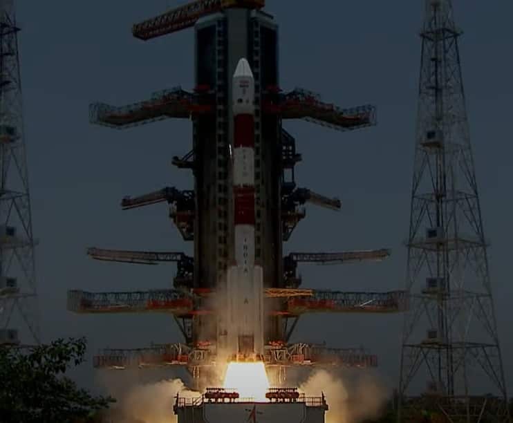 ISRO Aditya-L1 Mission launch successfully from sriharikota detail marathi news Aditya-L1 Mission : शाब्बास! आदित्य एल1 चे प्रक्षेपण, भारताचा सूर्याच्या दिशेने प्रवास सुरु 