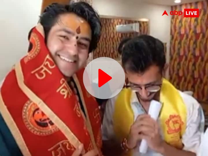 Yuzvendra Chahal met With Bageshwar Dham Dhirendra Shastri in Sikar Rajasthan viral video Watch: नेता और अभिनेता के बाद अब भारतीय क्रिकेटर युजवेंद्र चहल भी पहुंचे धीरेंद्र शास्त्री के दरबार में, जानिए क्या बोले